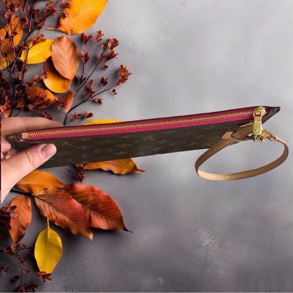 Louis Vuitton Authentic Brown Monogram Neverful Pouch Wristlet - Picture 4 of 14